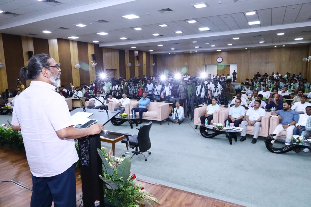 MoU for "Tech Bee" program between School Education Department and HCL Tech in the presence of Chief Minister